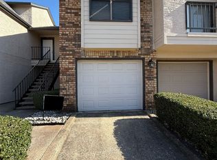 823 E Harwood Rd, Hurst, TX 76054