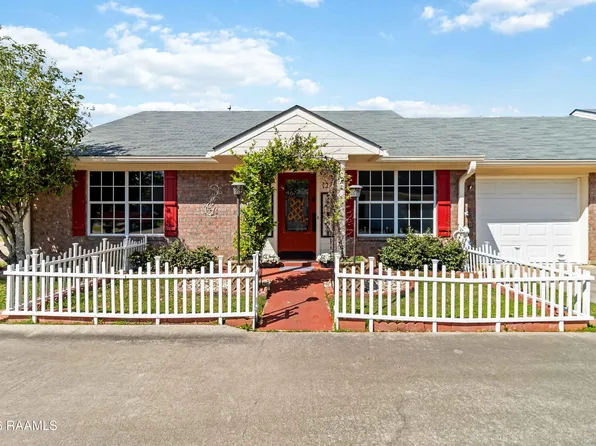 122 Starlight Dr, Natchitoches, LA 71457