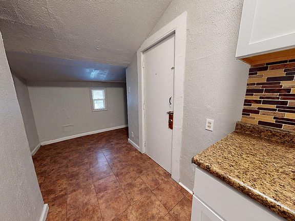 5th image of 3344 Seymour Ave