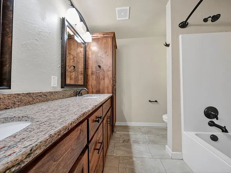 1420 S Treetop Ct — Photo 21