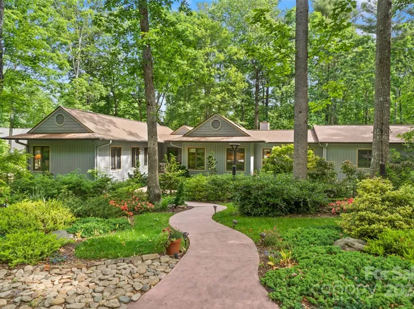 24 Crooked Oak Ct, Hendersonville, NC 28791