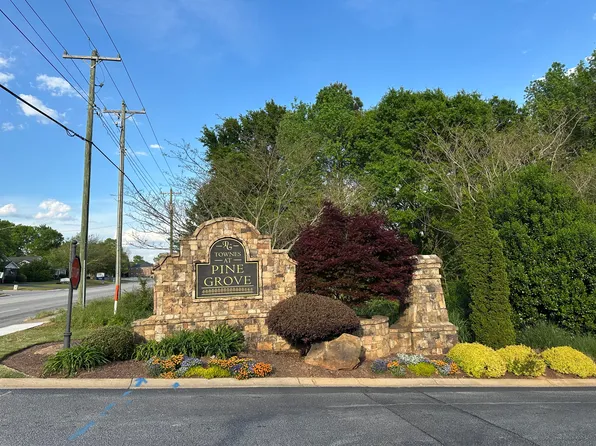 255 Cedar Crossing Ln, Greenville, SC 29615