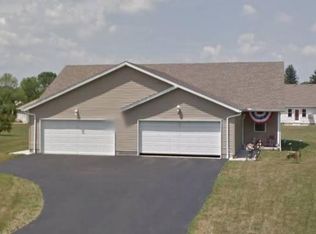 3237 42nd St, Canfield, OH 44406