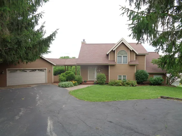 4 Maltby Ct, Galena, IL 61036