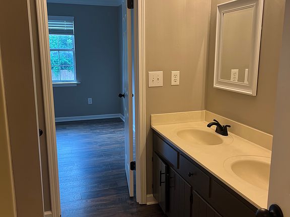 2nd image of 445 Brackinhouse Pl #445