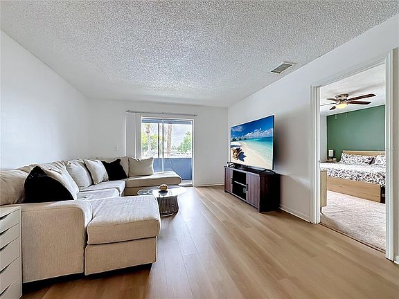 4th image of 5507 FOUNTAIN LAKE CIRCLE #B206