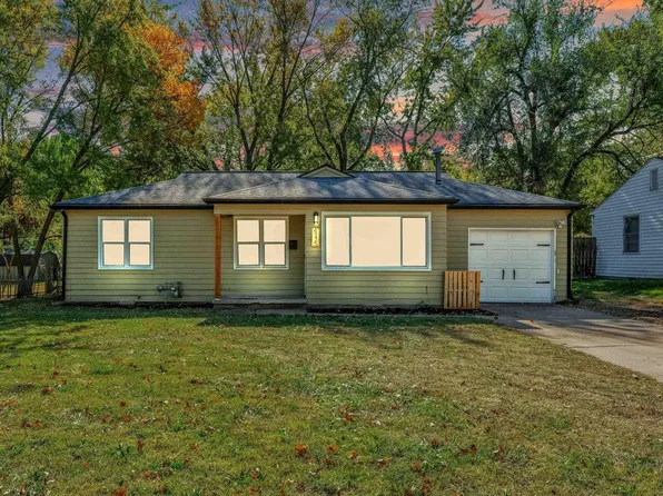 4715 SW 18th Ter, Topeka, KS 66604