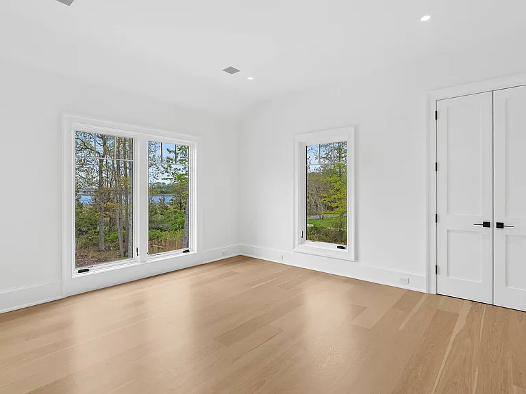 25 Fresh Pond Rd — Photo 16