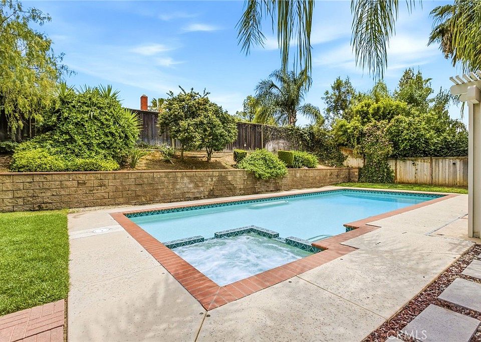 1st image of 24879 Manzanita Ave