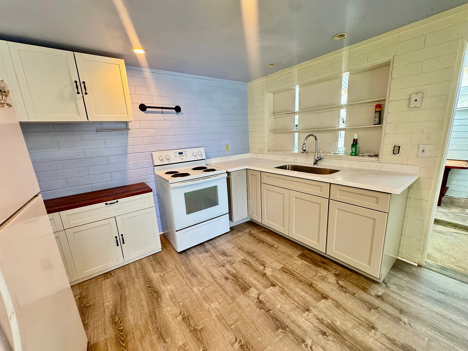2 bed, 1000 sqft, $3,000 — Photo 2