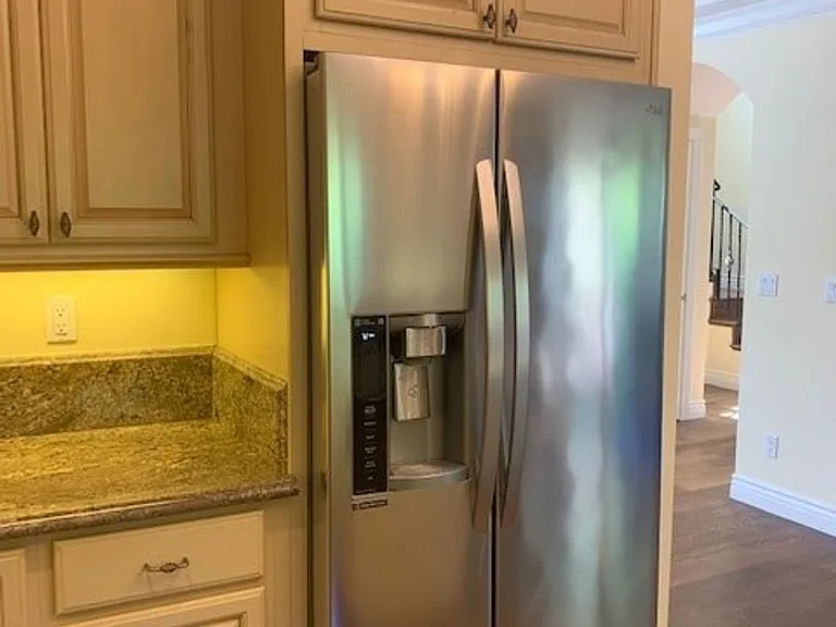 925 Roble Ave — Photo 10