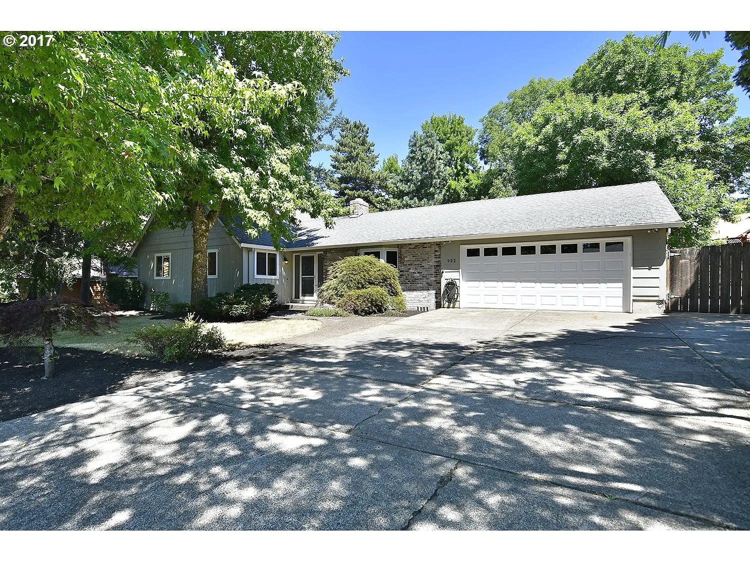 932 NW 8th Dr photo 1