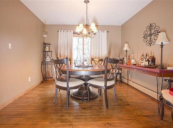 4th image of 2751 Hill Dr