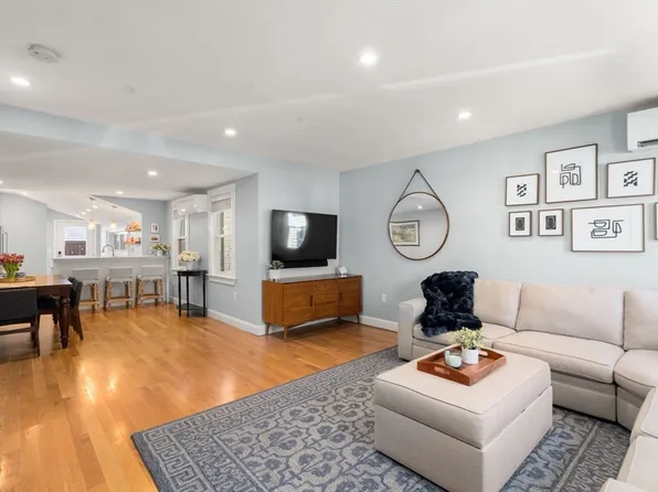 81 Pearl St, Charlestown, MA 02129