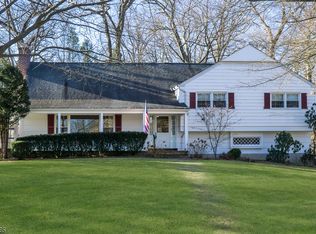 19 Oak Park Dr, Morristown, NJ 07960