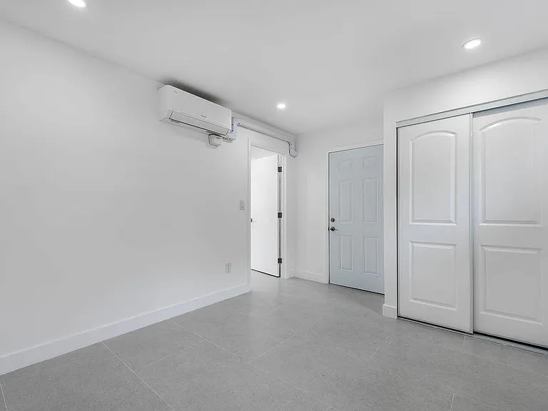 321 NW 21st Ave #H — Photo 10