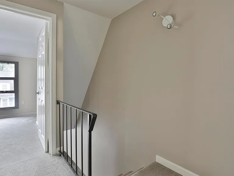 37 Cannongate III Rd — Photo 17