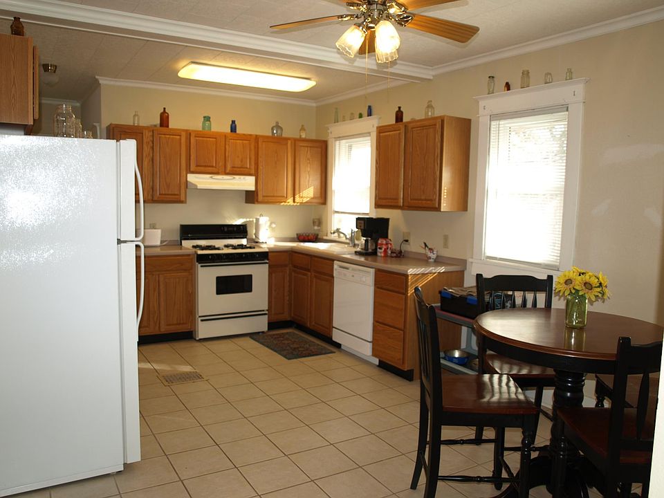 1st image of 151 N Seminary St APT 1