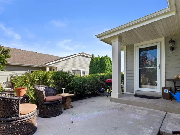 208 Wildflower CIRCLE, Port Washington, WI 53074