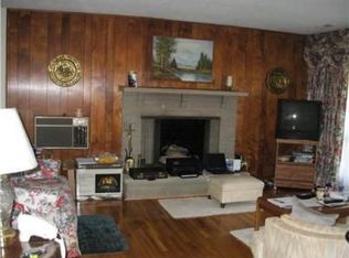 6745 Crooked Run Rd, Ravenswood, WV 26164