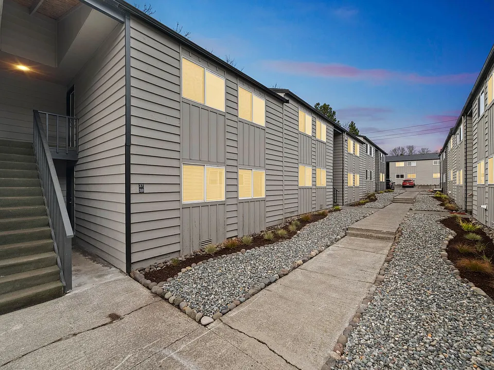 The 1800 Place Apartments