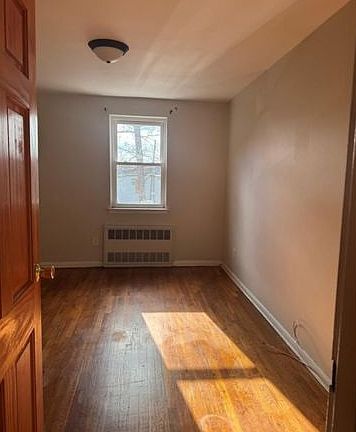 5th image of 660 E 58th St #2