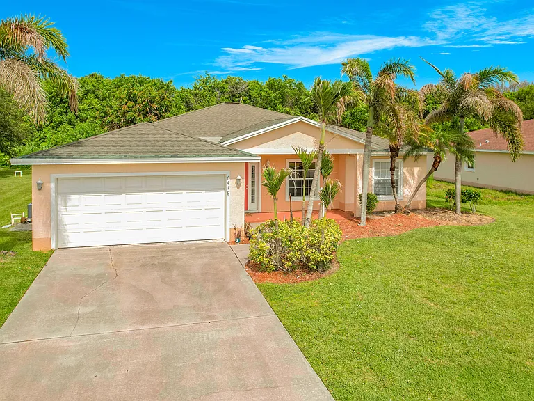 6416 Las Palmas Way — Photo 4