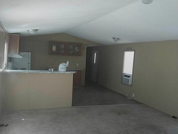 3rd image of 68 Buddy Hunts Cir
