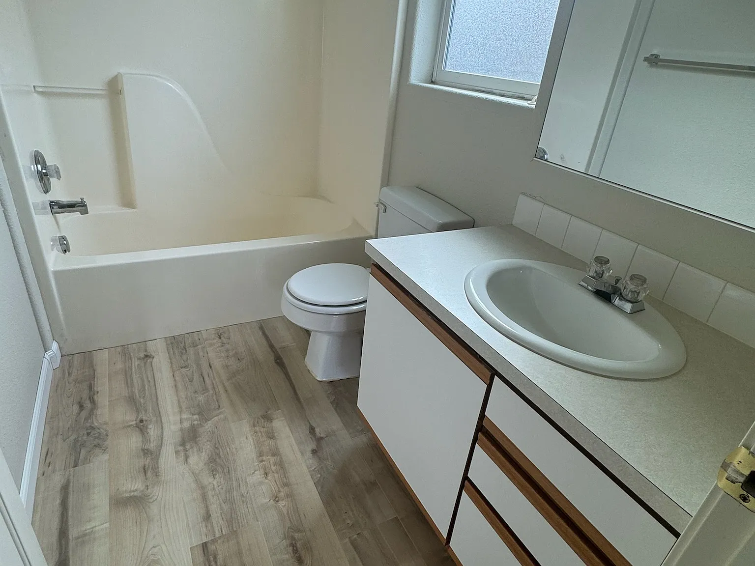 2 bed, 1100 sqft, $1,595 — Photo 3