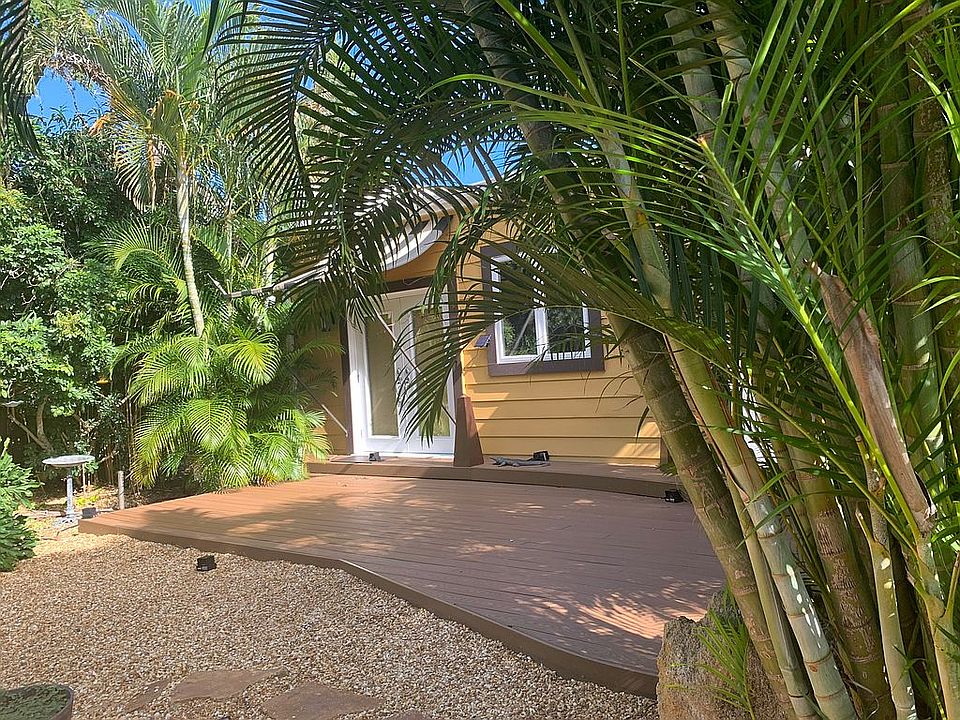 1st image of 108 S Oleander Ave