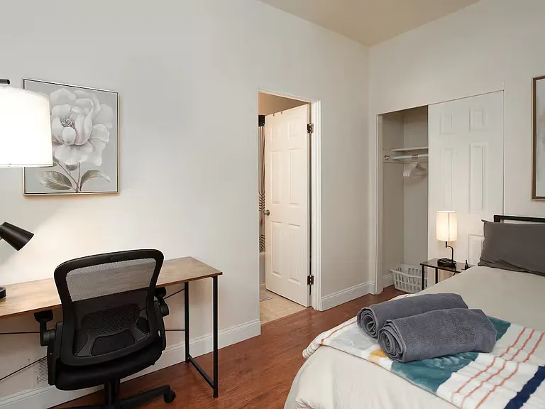637 Summerlea St #1R — Photo 10