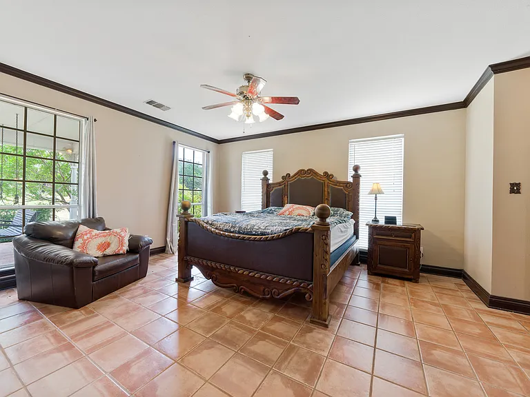 103 Saddle View Dr — Photo 16