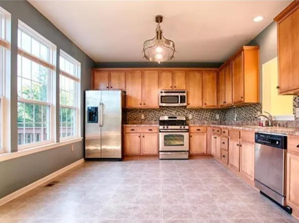 2085 Huntington Ln #2085, Easton, PA 18040