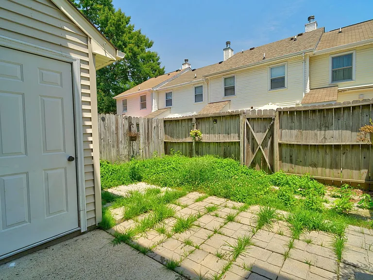 119 Kingsbridge Ln — Photo 25