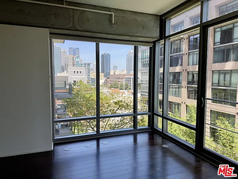 1100 S Hope St #907 — Photo 13