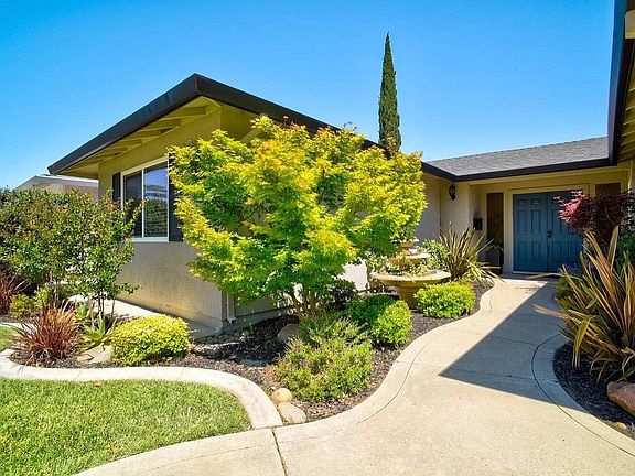 3rd image of 8207 Caribbean Way