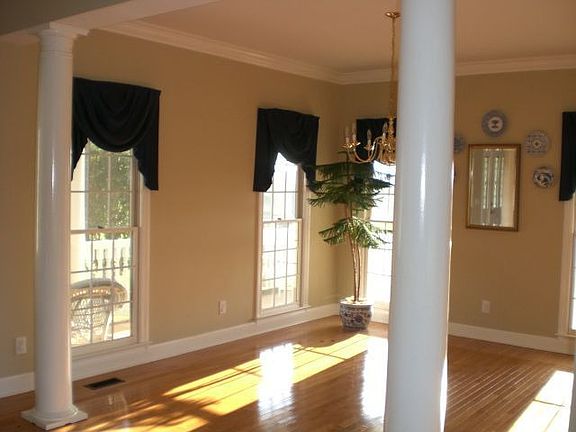 Formal Dining seats 12+