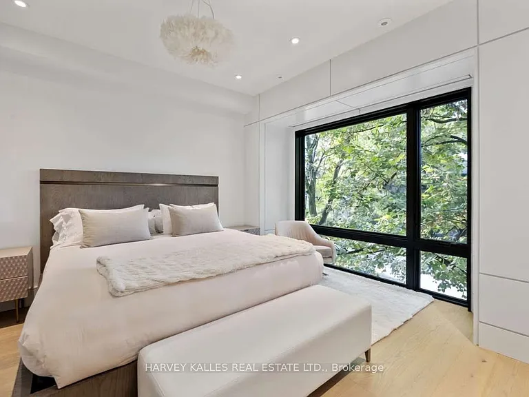 43 Summerhill Ave — Photo 23