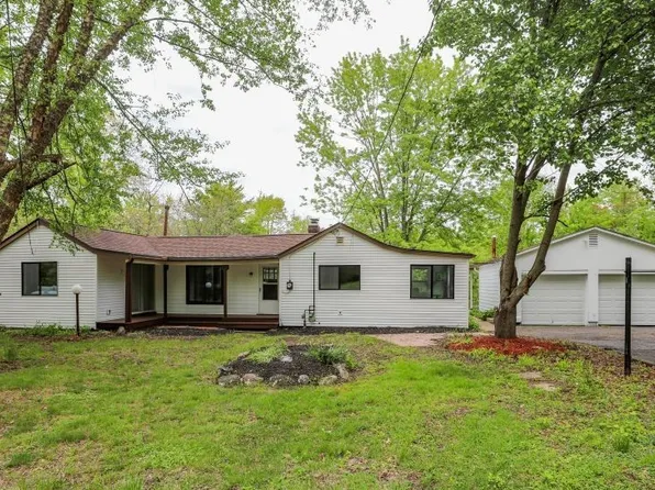 701 Portage Lakes Dr, Akron, OH 44319