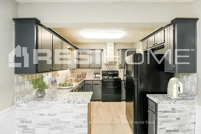Building Photo - 2329 SW 103rd Ter