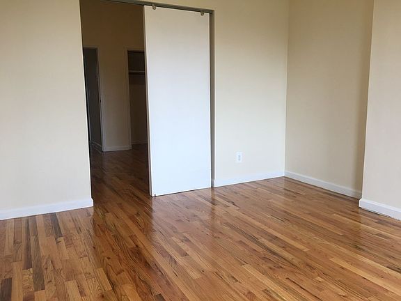 3rd image of 802 Macdonough St APT 3R