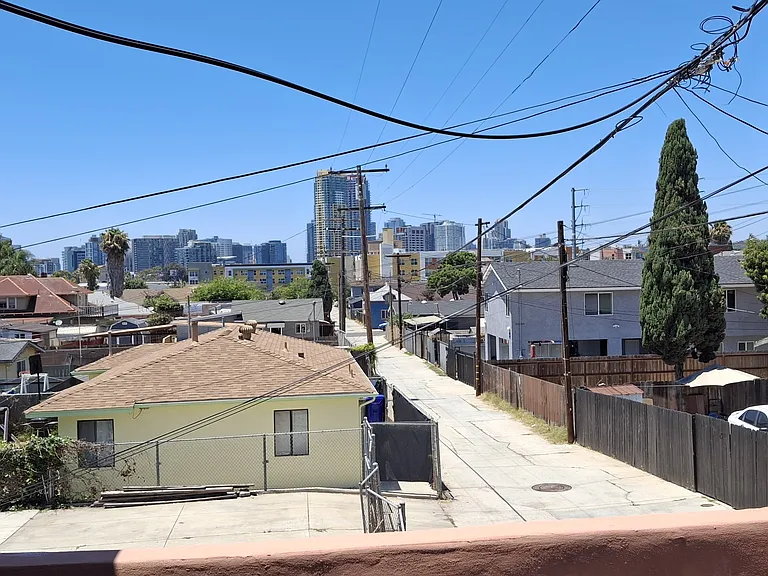 1956 Julian Ave — Photo 11