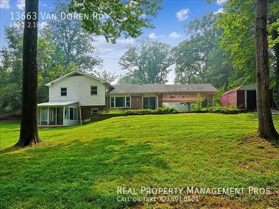 Qualify for a zero deposit? New Paint, Over an acre — Photo 2
