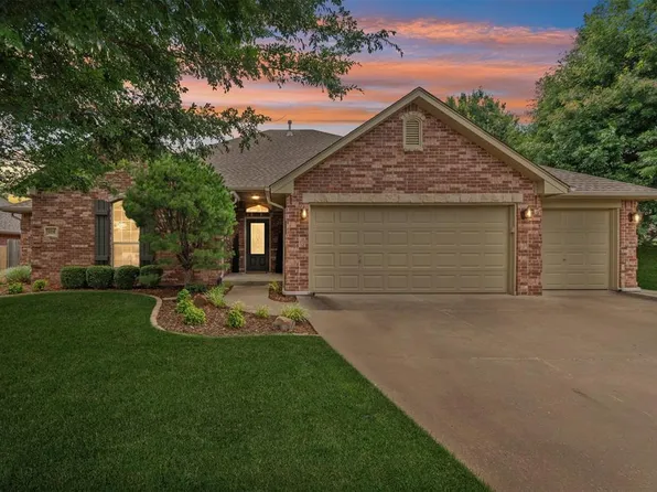 608 Ash Grove Cir, Edmond, OK 73003