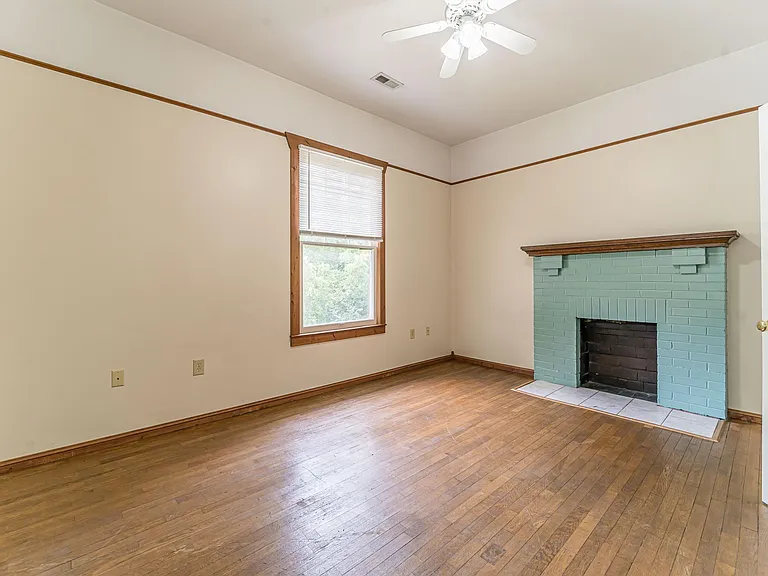 801 Phillips Ave #2 — Photo 3