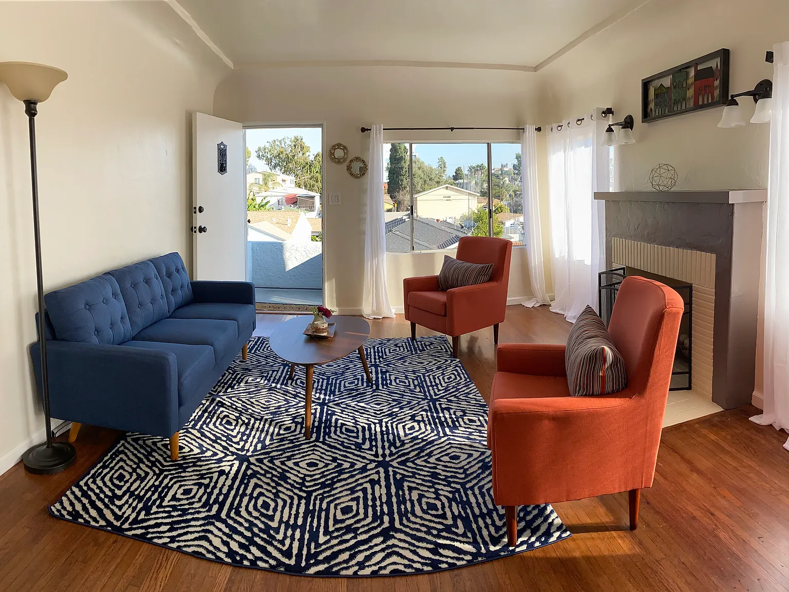 4 bed, 2077 sqft, $5,300 — Photo 2