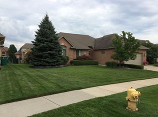 50042 Josephine Dr, Macomb, MI 48044