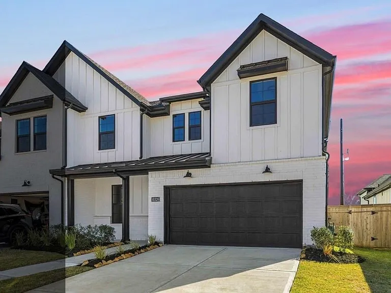 10326 Water Harbor Dr — Photo 2
