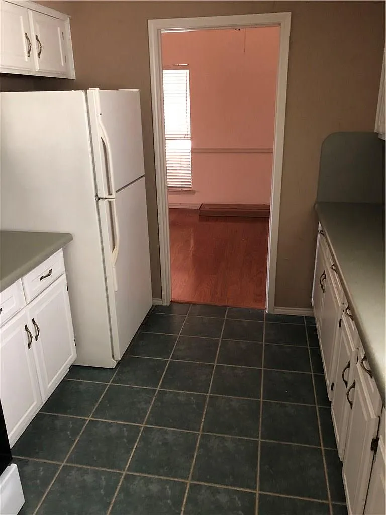 2 bed, 1609 sqft, $1,975 — Photo 4