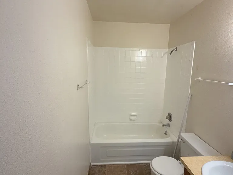 2546 King St #2546 — Photo 6